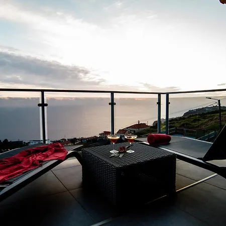 Bairos House - Coastal Escape Ribeira Brava