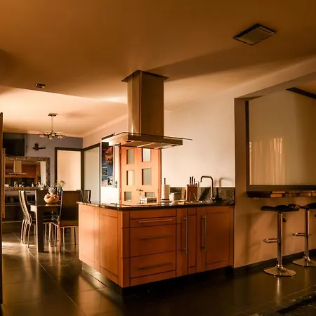 Bairos House - Coastal Escape Dom wakacyjny