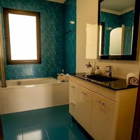 Bairos House - Coastal Escape *