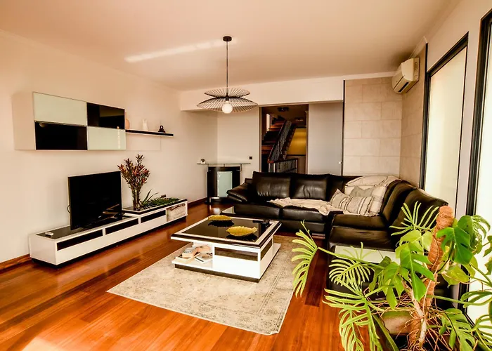 Bairos House - Coastal Escape 度假居 *